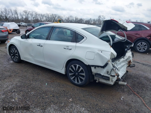 2018 Nissan Altima 2.5 SV with VIN 1N4AL3AP0JC190302, listed as a IAAI auction lot 41679072 with 84,133 mi miles. Bid and sale history available at carsss.com. Image 3.