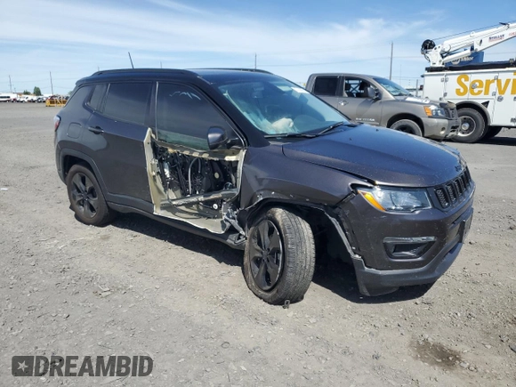 2020 Jeep Compass Latitude z VIN 3C4NJDBB2LT161837, wystawiony jako Copart lot #57730035 z przebiegiem 37 689 mil mil oraz Szkoda całkowita • Salvage title. Historia ofert i sprzedaży dostępna na DreamBid. Obrazek 4.