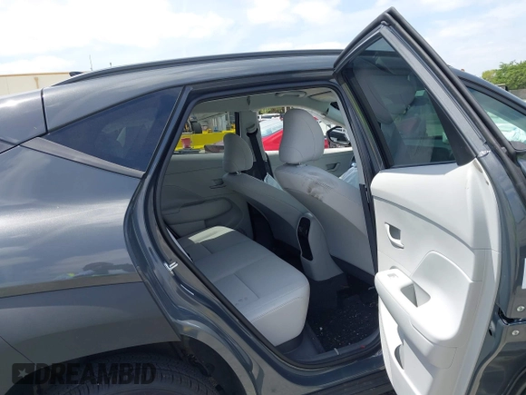 2025 Hyundai Kona SEL with VIN KM8HBCAB2SU211786, listed as a IAAI auction lot 42082953 with 15,686 mi miles and . Bid and sale history available at carsss.com. Image 8.