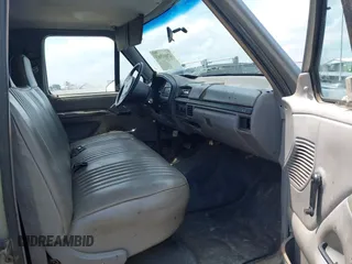 1996 Ford F-350 с VIN 1FTJW35F2TEA86632, выставлен на аукционе IAAI как лот 42097863 с пробегом 221 399 миль миль и . История ставок и продаж доступна на DreamBid. Изображение 5.