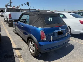 2007 MINI Convertible z VIN WMWRF33577TG17466, wystawiony jako Copart lot #58196905 z przebiegiem 60 644 mil mil oraz Tytuł czysty. Historia ofert i sprzedaży dostępna na DreamBid. Obrazek 3.