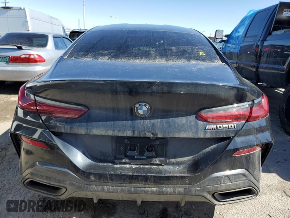 2021 BMW 8 Series M850i z VIN WBAGV8C08MCF93122, wystawiony jako Copart lot #47686883 z przebiegiem Nie podano mil oraz . Historia ofert i sprzedaży dostępna na DreamBid. Obrazek 6.