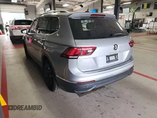 2024 Volkswagen Tiguan SE with VIN 3VV3B7AX5RM084940, listed as a IAAI auction lot 42731231 with 19,747 mi miles and . Bid and sale history available at DreamBid. Image 8.