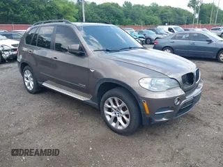2012 BMW X5 35i с VIN 5UXZV4C59CL766849, выставлен на аукционе IAAI как лот 42749836 с пробегом 179 273 миль миль и . История ставок и продаж доступна на DreamBid. Изображение 1.