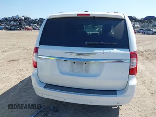 2015 Chrysler Town & Country Touring L with VIN 2C4RC1CG9FR547098, listed as a IAAI auction lot 42135624 with 61,364 mi miles and . Bid and sale history available at DreamBid. Image 17.