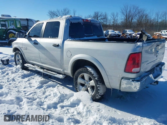 2015 Ram 1500 Big Horn z VIN 1C6RR7LT2FS620252, wystawiony jako IAAI lot #41149484 z przebiegiem 137 784 mil mil oraz . Historia ofert i sprzedaży dostępna na DreamBid. Obrazek 3.