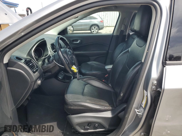 2020 Jeep Compass Limited с VIN 3C4NJCCB5LT128677, выставлен на аукционе Copart как лот 56340605 с пробегом 130 142 миль миль и Списание • Salvage title. История ставок и продаж доступна на DreamBid. Изображение 7.