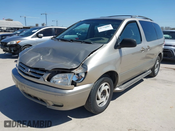 2001 Toyota Sienna LE with VIN 4T3ZF13C21U319690, listed as a IAAI auction lot 41729102 with 178,181 mi miles. Bid and sale history available at carsss.com. Image 19.