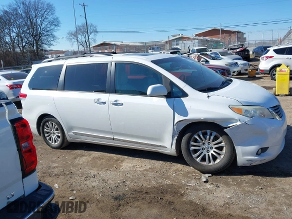 2013 Toyota Sienna XLE AAS z VIN 5TDYK3DC6DS372819, wystawiony jako IAAI lot #41395777 z przebiegiem 181 526 mil mil oraz . Historia ofert i sprzedaży dostępna na DreamBid. Obrazek 13.