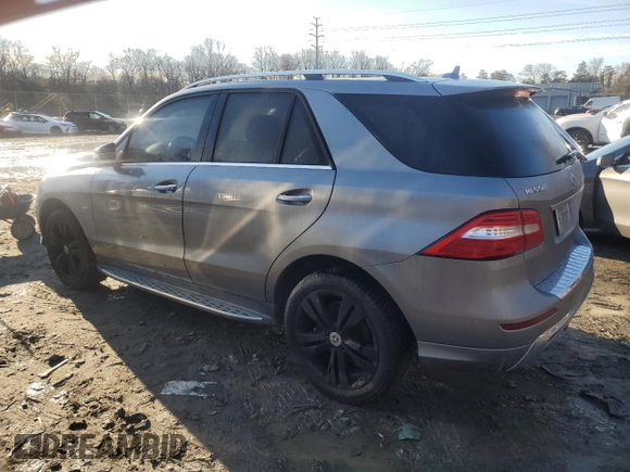 2012 Mercedes-Benz M 550 z VIN 4JGDA7DB9CA049890, wystawiony jako Copart lot #82862974 z przebiegiem 117 355 mil mil oraz Szkoda całkowita • Salvage title. Historia ofert i sprzedaży dostępna na DreamBid. Obrazek 2.