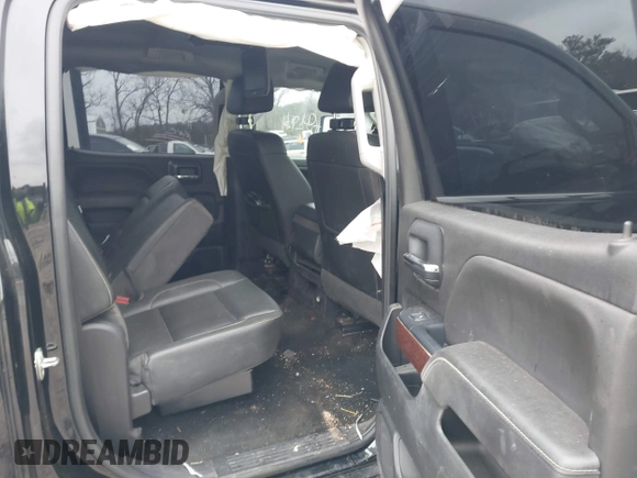 2018 GMC Sierra 2500HD SLT with VIN 1GT12TEY9JF279932, listed as a IAAI auction lot 41583208 with 70,465 mi miles. Bid and sale history available at carsss.com. Image 8.