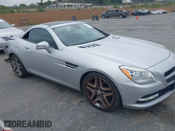 2016 Mercedes-Benz SLK 300 z VIN WDDPK3JA6GF120786, wystawiony jako IAAI lot #42194863 z przebiegiem 114 125 mil mil oraz . Historia ofert i sprzedaży dostępna na DreamBid. Obrazek 1.