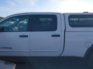 2008 Nissan Titan XE z VIN 1N6AA07FX8N309885, wystawiony jako IAAI lot #42847181 z przebiegiem 192 595 mil mil oraz . Historia ofert i sprzedaży dostępna na DreamBid. Obrazek 14.