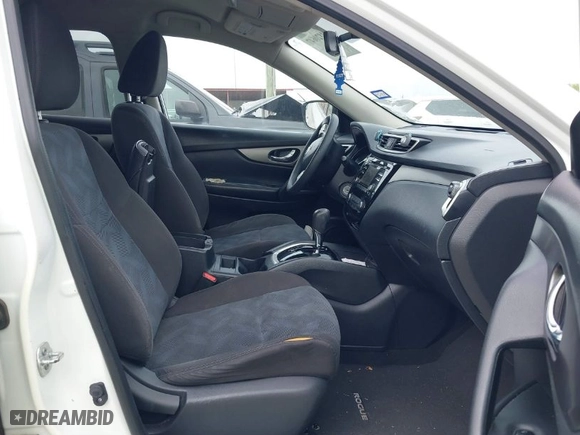 2016 Nissan Rogue SV with VIN KNMAT2MT2GP637436, listed as a IAAI auction lot 41820647 with 140,109 mi miles. Bid and sale history available at carsss.com. Image 5.