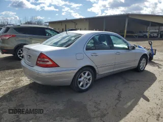 2001 Mercedes-Benz C 230/260/280/320 с VIN WDBRF61J31F065177, выставлен на аукционе Copart как лот 47921885 с пробегом 102 163 миль миль и Списание • Salvage title. История ставок и продаж доступна на DreamBid. Изображение 3.