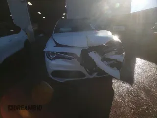 2020 Alfa Romeo Stelvio Ti z VIN ZASPAKBNXL7C93313, wystawiony jako Copart lot #46082005 z przebiegiem 42 508 mil mil oraz Szkoda całkowita • Salvage title. Historia ofert i sprzedaży dostępna na DreamBid. Obrazek 13.