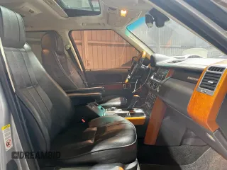 2011 Land Rover Range Rover HSE Lux z VIN SALMF1D42BA355759, wystawiony jako Copart lot #59821605 z przebiegiem 77 618 mil mil oraz Szkoda całkowita • Salvage title. Historia ofert i sprzedaży dostępna na DreamBid. Obrazek 5.