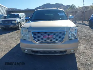 2010 GMC Yukon XL Denali with VIN 1GKUKMEF9AR193007, listed as a IAAI auction lot 41699599 with 201,440 mi miles. Bid and sale history available at carsss.com. Image 6.