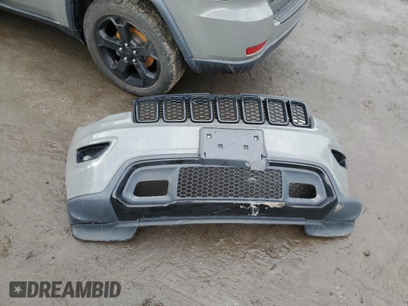 2019 Jeep Grand Cherokee Upland with VIN 1C4RJFAG9KC818833, listed as a Copart auction lot 43029015 with 75,318 mi miles and Salvage Title. Bid and sale history available at DreamBid. Image 13.