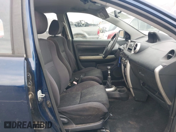 2005 Scion xA z VIN JTKKT624950088016, wystawiony jako IAAI lot #42410321 z przebiegiem 331 901 mil mil oraz . Historia ofert i sprzedaży dostępna na DreamBid. Obrazek 5.