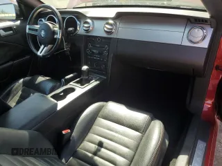 2008 Ford Mustang GT Deluxe z VIN 1ZVHT82H185148925, wystawiony jako Copart lot #61918505 z przebiegiem 186 364 mil mil oraz Czysty tytuł • Clean title. Historia ofert i sprzedaży dostępna na DreamBid. Obrazek 8.