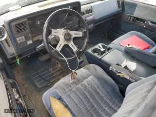 1990 Chevrolet C/K 2500 with VIN 2GCFK29K5L1177737, listed as a Copart auction lot 43911515 with 329,501 mi miles and Salvage Title. Bid and sale history available at carsss.com. Image 8.