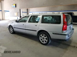 2004 Volvo V70 with VIN YV1SW59VX42427080, listed as a Copart auction lot 48923415 with 180,212 mi miles and Salvage Title. Bid and sale history available at carsss.com. Image 2.