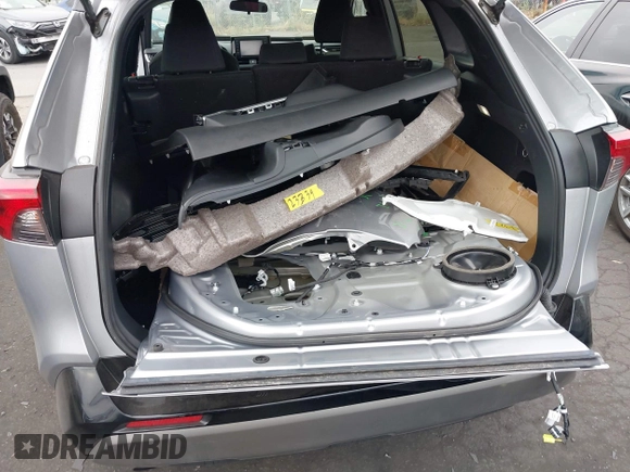 2022 Toyota RAV4 Hybrid SE z VIN 4T3T6RFV9NU070229, wystawiony jako IAAI lot #42565070 z przebiegiem 21 901 mil mil oraz . Historia ofert i sprzedaży dostępna na DreamBid. Obrazek 12.