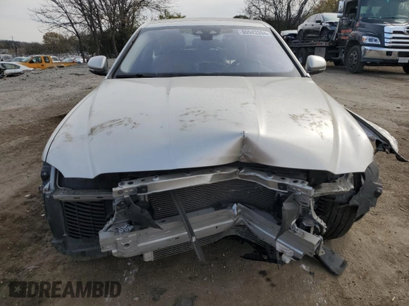 2016 Jaguar XF 35t Premium with VIN SAJBD4BV0GCY24278, listed as a Copart auction lot 80943394 with 52,179 mi miles and Salvage Title. Bid and sale history available at carsss.com. Image 5.