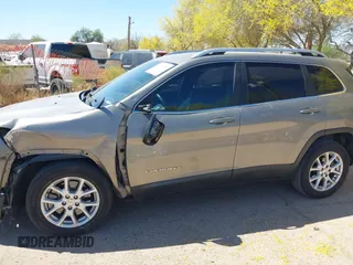 2017 Jeep Cherokee Latitude with VIN 1C4PJLCB8HW667384, listed as a IAAI auction lot 42047427 with 103,339 mi miles and . Bid and sale history available at carsss.com. Image 14.