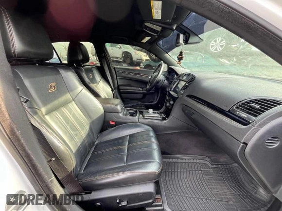 2017 Chrysler 300 S with VIN 2C3CCABG5HH669008, listed as a Copart auction lot 79385184 with 90,558 mi miles and Clean Title. Bid and sale history available at DreamBid. Image 5.
