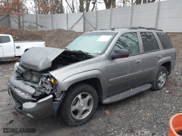 2005 Chevrolet TrailBlazer LS with VIN 1GNDT13S952303910, listed as a IAAI auction lot 41727025 with NaN miles. Bid and sale history available at carsss.com. Image 18.