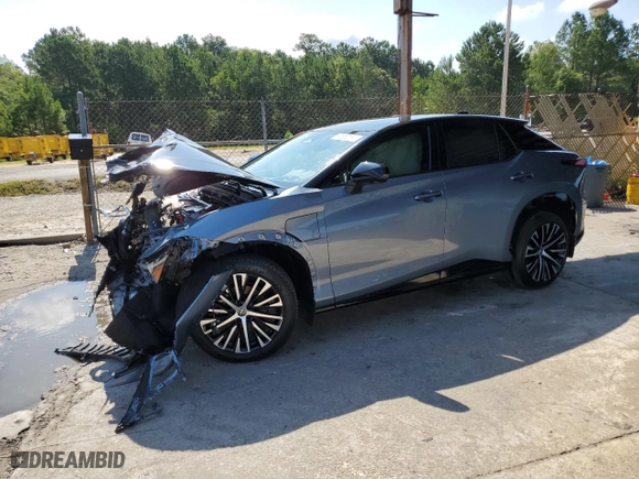 2023 Lexus RZ with VIN JTJAAAAB6PA002943, listed as a Copart auction lot 60852184 with 3,760 mi miles and Salvage Title. Bid and sale history available at carsss.com. Image 1.