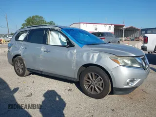 2016 Nissan Pathfinder SV with VIN 5N1AR2MN7GC603270, listed as a IAAI auction lot 41882025 with 134,990 mi miles. Bid and sale history available at carsss.com. Image 1.