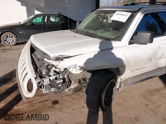 2015 Jeep Patriot Limited with VIN 1C4NJRCB9FD177233, listed as a IAAI auction lot 41443612 with 149,096 mi miles and . Bid and sale history available at DreamBid. Image 6.