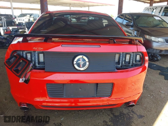 2013 Ford Mustang V6 с VIN 1ZVBP8AM4D5276112, выставлен на аукционе IAAI как лот 42543725 с пробегом Не указан миль и . История ставок и продаж доступна на DreamBid. Изображение 17.