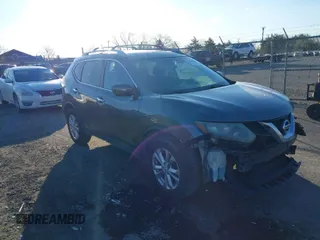2015 Nissan Rogue SV with VIN 5N1AT2MV0FC813614, listed as a IAAI auction lot 41881876 with 243,121 mi miles. Bid and sale history available at carsss.com. Image 1.