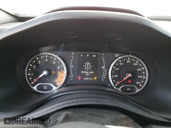 2018 Jeep Renegade Latitude z VIN ZACCJABB8JPH00892, wystawiony jako Copart lot #62914515 z przebiegiem 143 517 mil mil oraz Szkoda całkowita • Salvage title. Historia ofert i sprzedaży dostępna na DreamBid. Obrazek 9.