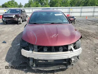 2015 Chrysler 200 S z VIN 1C3CCCBB2FN746132, wystawiony jako Copart lot #59660915 z przebiegiem 142 663 mil mil oraz Szkoda całkowita • Salvage title. Historia ofert i sprzedaży dostępna na DreamBid. Obrazek 5.