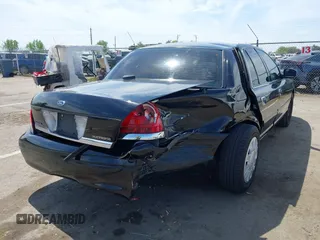 2008 Ford Police Interceptor z VIN 2FAFP71V98X160096, wystawiony jako IAAI lot #42041147 z przebiegiem 223 577 mil mil oraz . Historia ofert i sprzedaży dostępna na DreamBid. Obrazek 6.