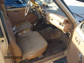 1984 Datsun 720 z VIN JN6ND01S9EW022655, wystawiony jako IAAI lot #41364439 z przebiegiem 242 833 mil mil oraz . Historia ofert i sprzedaży dostępna na DreamBid. Obrazek 5.