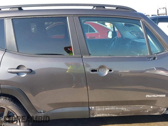 2017 Jeep Renegade Latitude with VIN ZACCJABB6HPG45899, listed as a IAAI auction lot 41531935 with 110,533 mi miles. Bid and sale history available at carsss.com. Image 14.