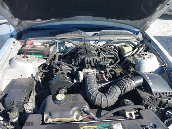 2005 Ford Mustang Deluxe with VIN 1ZVFT80N255181878, listed as a IAAI auction lot 41659762 with 149,383 mi miles. Bid and sale history available at carsss.com. Image 10.