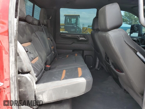 2024 GMC Sierra 2500HD AT4 z VIN 1GT49PEY8RF329909, wystawiony jako Copart lot #53800615 z przebiegiem 12 863 mil mil oraz Szkoda całkowita • Salvage title. Historia ofert i sprzedaży dostępna na DreamBid. Obrazek 10.