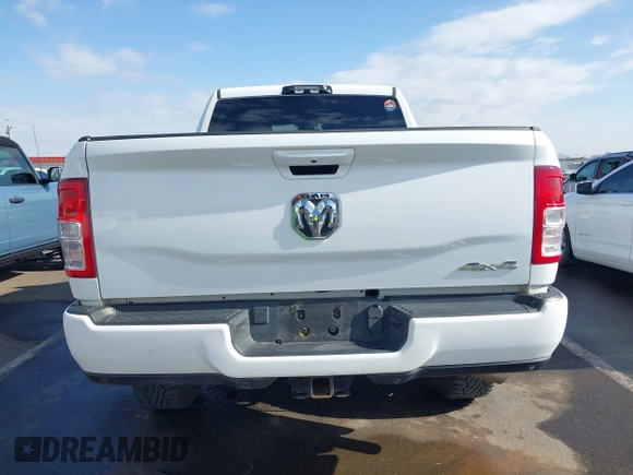 2021 Ram 2500 Big Horn z VIN 3C6UR5DLXMG648737, wystawiony jako IAAI lot #42066827 z przebiegiem 82 053 mil mil oraz . Historia ofert i sprzedaży dostępna na DreamBid. Obrazek 17.