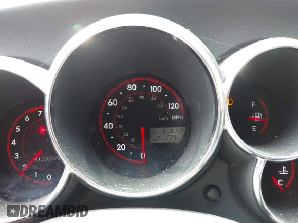 2005 Pontiac Vibe z VIN 5Y2SL63895Z432173, wystawiony jako IAAI lot #42186362 z przebiegiem 190 063 mil mil oraz . Historia ofert i sprzedaży dostępna na DreamBid. Obrazek 7.