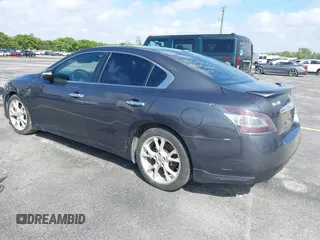 2013 Nissan Maxima SV z VIN 1N4AA5AP0DC831535, wystawiony jako IAAI lot #41715424 z przebiegiem 125 533 mil mil oraz . Historia ofert i sprzedaży dostępna na DreamBid. Obrazek 3.