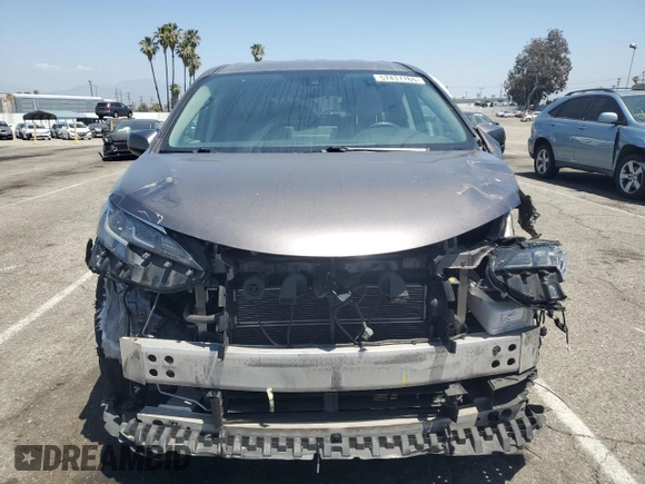 2022 Toyota Sienna LE z VIN 5TDKRKECXNS076178, wystawiony jako Copart lot #57437765 z przebiegiem 42 497 mil mil oraz Szkoda całkowita • Salvage title. Historia ofert i sprzedaży dostępna na DreamBid. Obrazek 5.