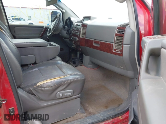 2005 Nissan Titan SE with VIN 1N6BA07B35N500027, listed as a IAAI auction lot 42150226 with 200,877 mi miles. Bid and sale history available at carsss.com. Image 5.