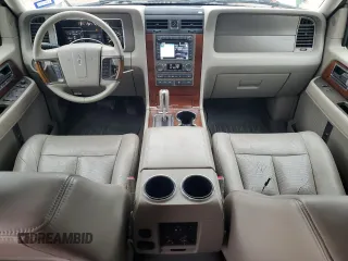2013 Lincoln Navigator z VIN 5LMJJ2H55DEL07940, wystawiony jako Copart lot #50454775 z przebiegiem 182 682 mil mil oraz Szkoda całkowita • Salvage title. Historia ofert i sprzedaży dostępna na DreamBid. Obrazek 8.
